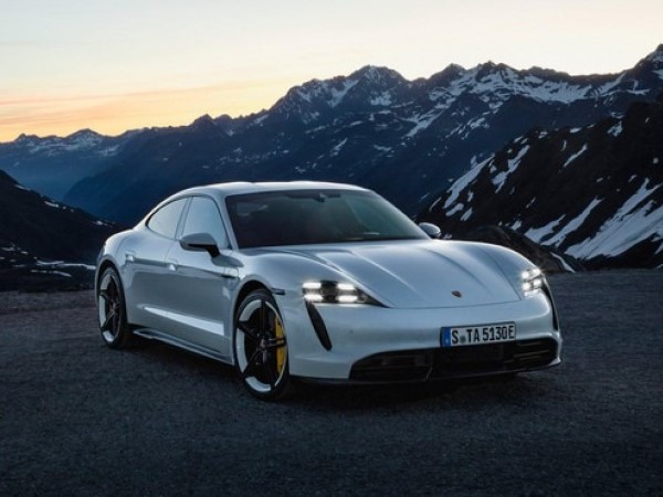Porsche Taycan dính nghi vấn mất điện khi đang vận hành