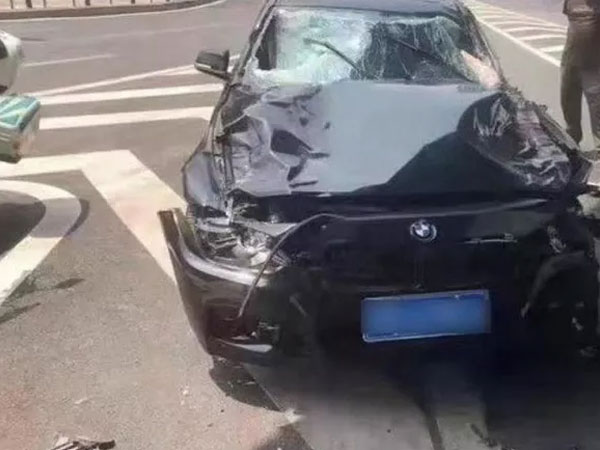 Trung Quốc: Lái xe hơi tông chết 5 người để 'trả thù đời'