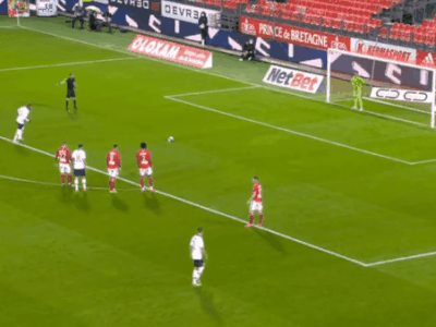 Run chân không đá nổi penalty, Neymar cùng PSG nhận cái kết đầy cay đắng