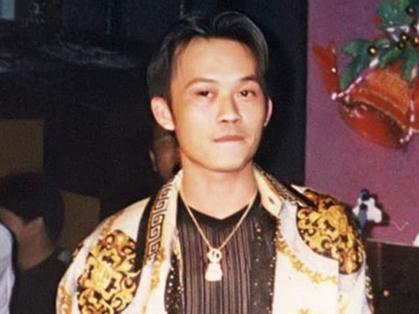 NS Hoài Linh thời trẻ trong mắt bạn bè đồng nghiệp: 'Ngày xưa cậu ấy đi chơi mỗi đêm, không đi ăn uống thì đi cà phê, vũ trường'