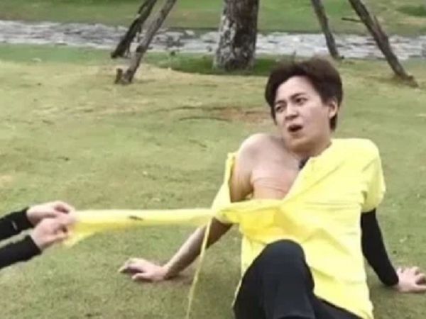 Running Man Vietnam: Lộ ảnh Lan Ngọc xé nát áo Ngô Kiến Huy, 'thuyền tình' Thỏ Đen - Ngọc Nữ đã chìm?