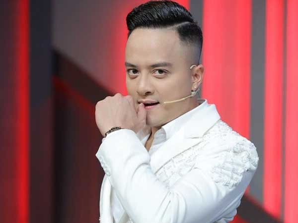 Cao Thái Sơn khẳng định ca sĩ khác chỉ được mua độc quyền 1 năm tại Việt Nam, anh vẫn có quyền diễn hit tại quốc gia khác