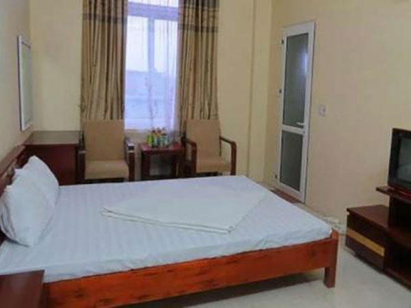 Chồng thuê hẳn 2 phòng nhà nghỉ để qua mắt vợ nhưng vẫn bị bắt gian tận nơi, phản ứng của 'chính cung' với tiểu tam khiến dân tình thực sự bất ngờ