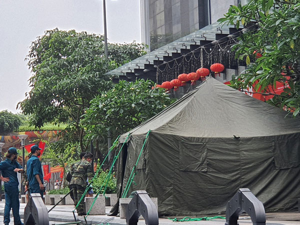 Hà Nội xuất hiện thêm 4 ổ dịch nguy hiểm, cách ly 5 khu chung cư trong một ngày