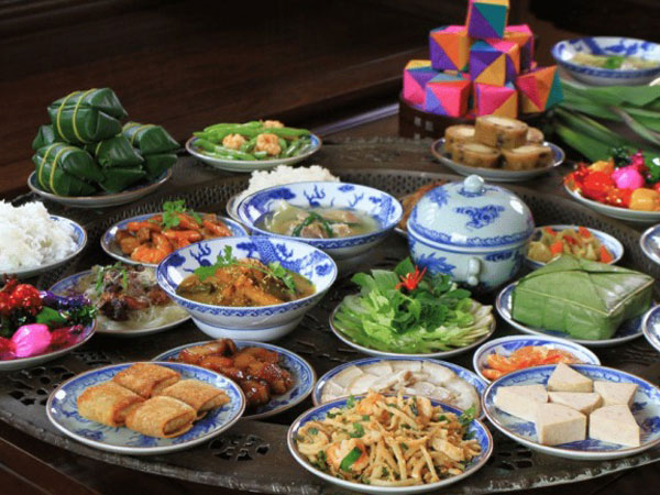 Chọn đúng khung giờ vàng phong thủy này cúng rằm để được tổ tiên nâng đỡ, ban tài lộc, vượng khí