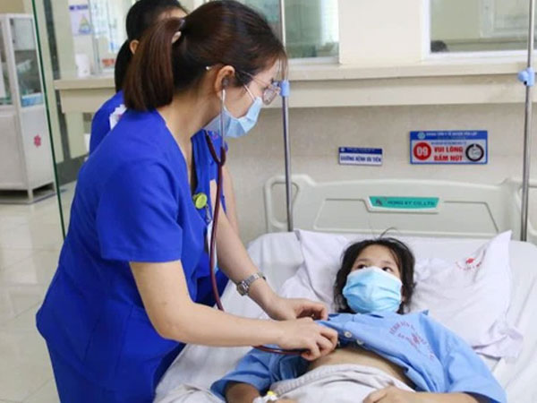 Bé 15 tuổi suýt chết vì ngộ độc do uống thuốc nam