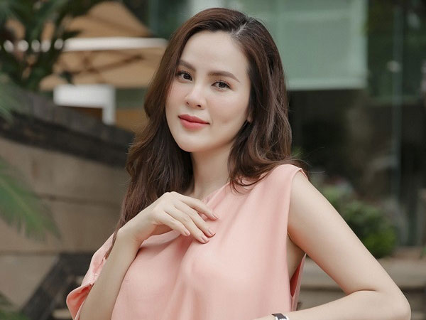 Hoa hậu Phương Lê tiếp tục mỉa mai NS Hoài Linh sau khi bị netizen phản đối lời góp ý hướng giải ngân 14 tỷ từ thiện