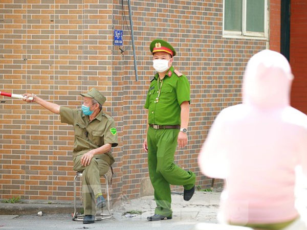 Hà Nội phong toả thêm 3 ngôi nhà mặt đường liên quan đến ca mắc COVID-19