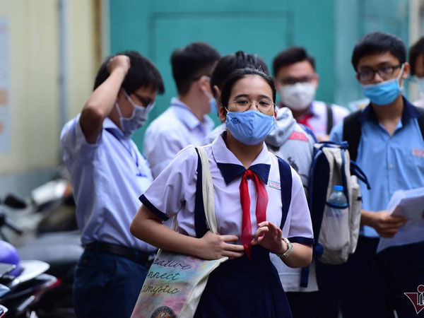 18 học sinh lớp 12 là F0, 394 thí sinh thi tốt nghiệp THPT năm 2021 là F1