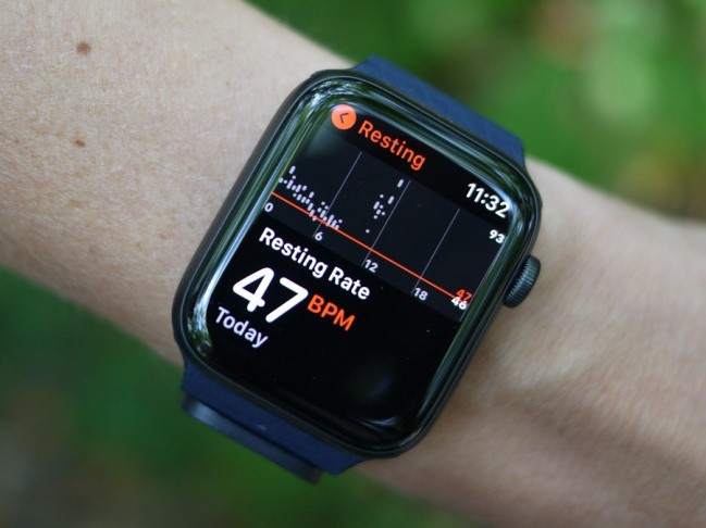 Đánh giá Apple Watch SE chiếc smartwatch rẻ nhất của 'Táo khuyết'