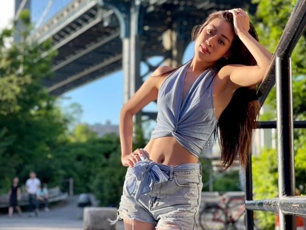 Khánh Vân mắc kẹt ở Mỹ sau Miss Universe vì dịch Covid-19, sân bay dừng nhập cảnh: 'Vân sụt cân mất kiểm soát, đường về rất gian nan'
