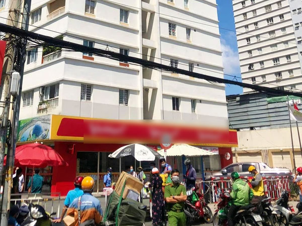 TP.HCM phong tỏa 4 địa điểm liên quan đến vợ chồng nhiễm Covid-19 chưa rõ nguồn lây