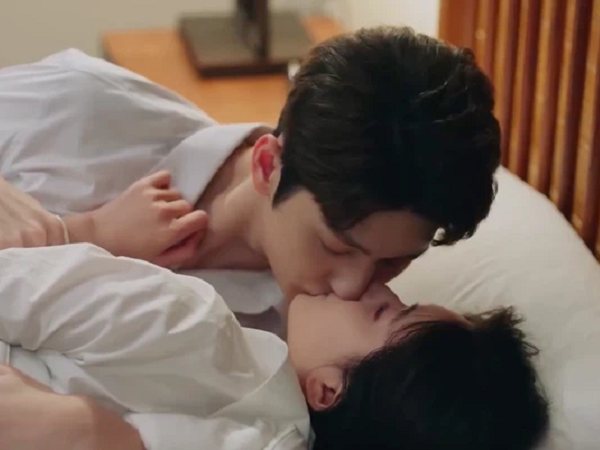 Lộ cảnh 18+ gây đỏ mặt của Triệu Lộ Tư, nam đồng nghiệp hôn lên môi rồi còn hôn lên ngực