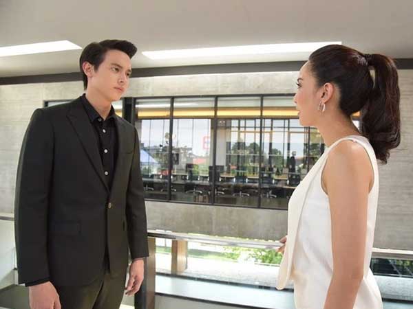 Chồng quyết ly hôn để đổi đời, ngờ đâu 4 năm sau gặp lại, biết thân phận vợ cũ mà anh choáng váng không dám ngẩng mặt chào