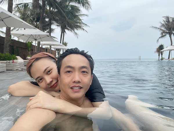 Cưng chiều con gái nhất nhà nhưng Cường Đô La không quên 'nịnh vợ' bằng hành động đơn giản này