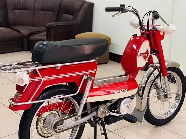Đại gia để hơn '4 cây vàng' phủ kín bụi trong nhà kho, hơn 40 năm sau bán giá bất ngờ