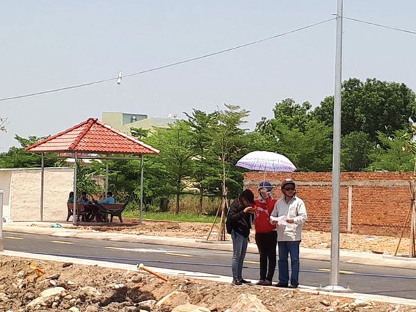 Đất hạ nhiệt, dịch Covid-19 bùng phát, giá bất động sản sẽ thế nào?