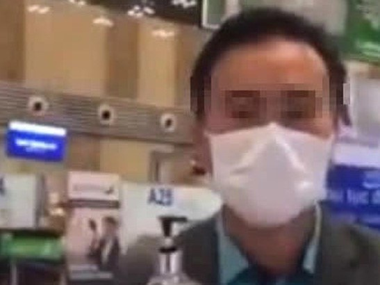 Bị hành khách nghi ngờ dung dịch sát khuẩn tay là nước lã, phía sân bay Nội Bài nói gì?