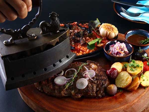 Bò bít tết bàn ủi nổi tiếng Sài thành, 300.000 - 400.000 đồng/suất nhưng khách đuổi mãi vẫn không hết