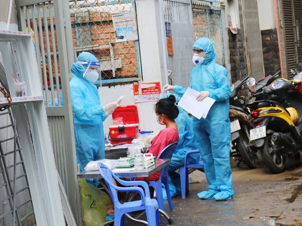 NÓNG: TP.HCM thêm 51 ca dương tính SARS-CoV-2, tổng cộng 200 ca bệnh chỉ sau 5 ngày