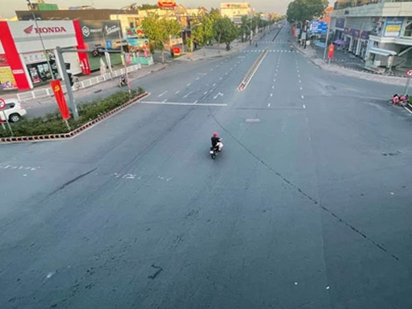 TP HCM ngày đầu tiên giãn cách xã hội: Gò Vấp sáng thứ Hai 'chưa bao giờ vắng đến như vậy!'