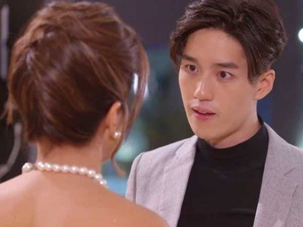 Trách vợ ngủ tới tận trưa mới dậy, một tiếng sau tôi choáng nặng khi thấy bố mẹ vợ hầm hầm kéo sang với 3 cuốn sổ đỏ trên tay