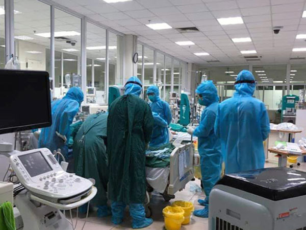 Hai bệnh nhân COVID-19 trẻ tuổi vượt qua cơn nguy kịch một cách thần kỳ