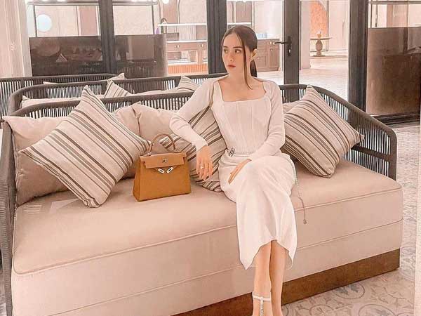 Từng vào chụp ảnh rồi bị mời ra, 5 năm sau nữ đại gia 'quất' luôn căn biệt thự 200 tỷ to nhì khu phố
