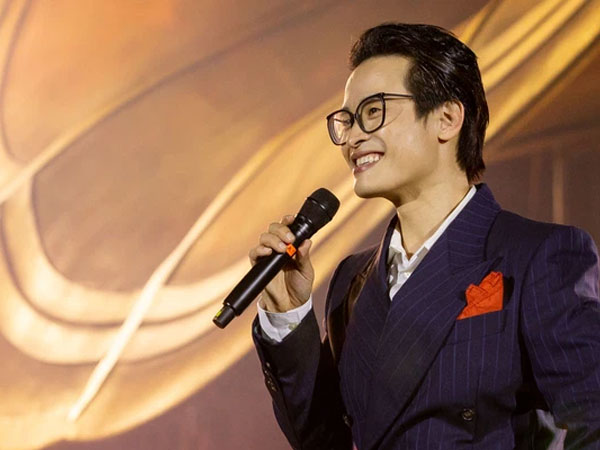 Hà Anh Tuấn và những người bạn hỗ trợ 1 tỷ đồng, tiếp sức trang thiết bị y tế cho tâm dịch Bắc Giang