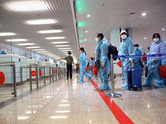 Việt Nam dừng nhập cảnh người từ Ấn Độ và 3 nước Đông Nam Á