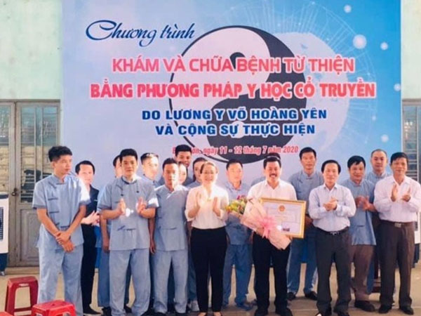 Ông Võ Hoàng Yên nộp lại bằng khen cho tỉnh Quảng Ngãi