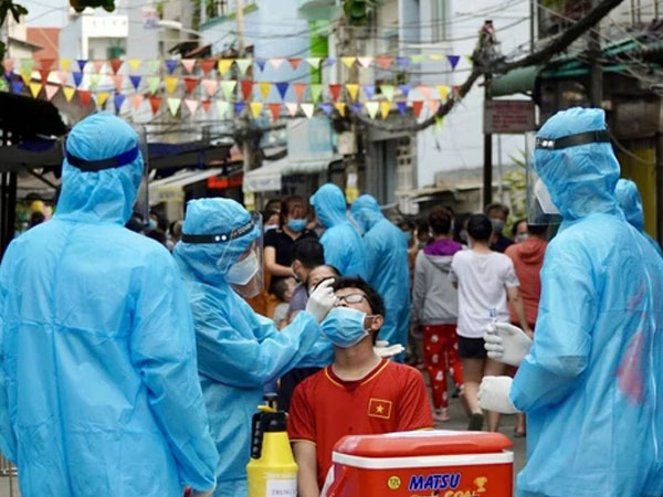 TP.HCM: Phong toả tạm thời hẻm chợ quận 8, lấy mẫu xét nghiệm cho 900 người dân quanh khu vực vì ca nghi mắc Covid-19