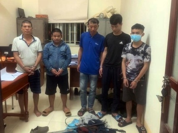 Bắt nhóm 'cẩu tặc' chuyên nghiệp trang bị cả bom xăng