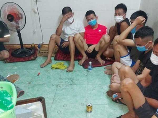 Một đại uý công an bị bắt tại sới bạc trong khách sạn