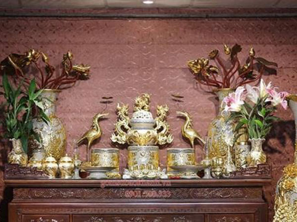 Đặt bàn thờ gia tiên phạm những điều này, đừng hỏi vì sao gia đình hao hụt tài lộc, đen đủi liên miên