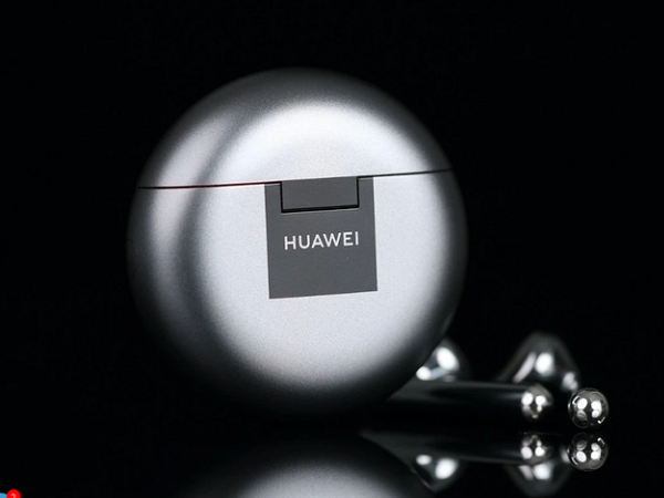 Huawei ra mắt tai nghe true wireless cao cấp FreeBuds 4: Nhỏ, nhẹ, mạnh và giá bán rẻ hơn AirPods Pro