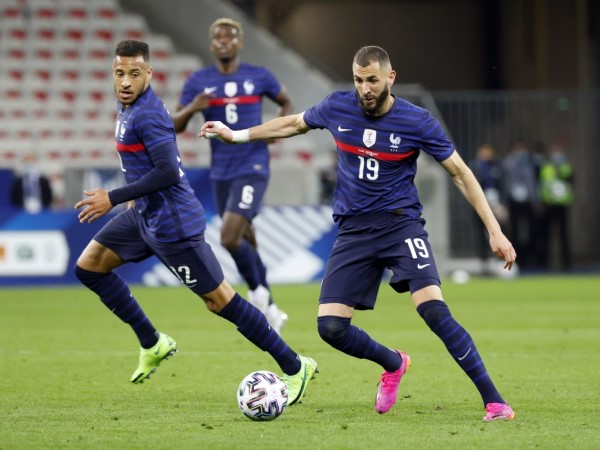Benzema gây thất vọng trong ngày Pháp "đè bẹp" xứ Wales