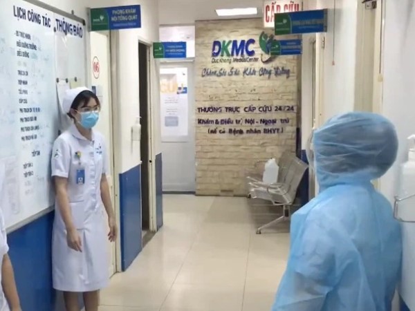 TP.HCM: Đến bệnh viện khám cảm cúm, người đàn ông được test nhanh Covid-19 thì phát hiện dương tính