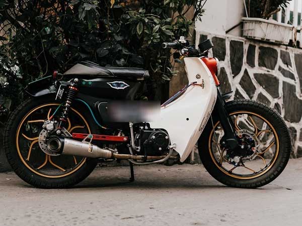 Honda Cub 50 lột xác với bản độ cực chất của dân chơi Sài Gòn
