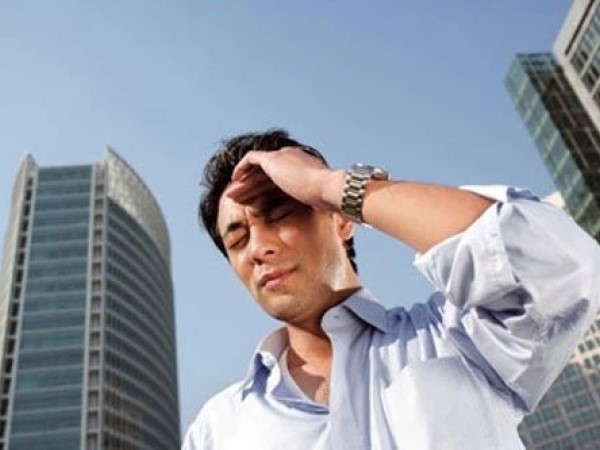 Nắng nóng gay gắt: 1 người tử vong nghi do sốc nhiệt, 2 người nguy kịch