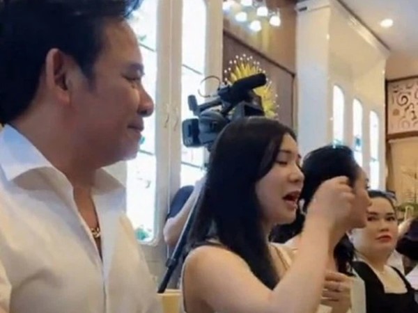 Nghệ sĩ Quang Tèo nói gì khi tham gia khai trương thẩm mỹ viện giữa dịch Covid-19?