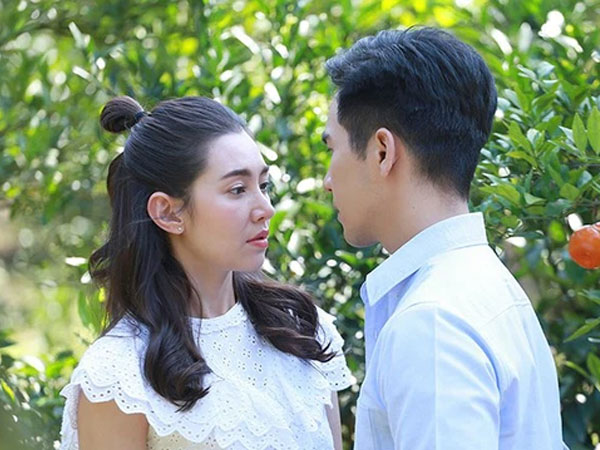 'Trốn' về quê kết hôn với người khác vì nghĩ bạn gái không biết đẻ, để rồi 4 năm sau gặp lại, nhìn cảnh tượng trước mắt mà anh người yêu cũ 'hóa đá'