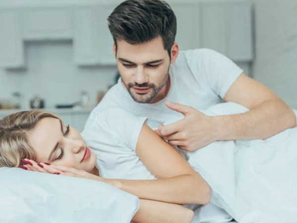 Lười ‘yêu’ vì đại dịch Covid-19: Chuyên gia tình dục mách bí quyết cho mọi cặp đôi