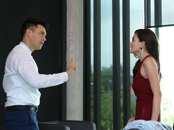Đêm muộn thấy vợ bước xuống từ xe ô tô của một người đàn ông, anh chồng liền vung tay tát cháy má rồi ly hôn, song chỉ 1 năm sau đã phải nghẹn ngào xin tha thứ