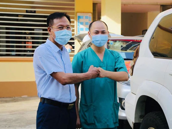 6 'chiến binh áo trắng' chi viện Bắc Giang: Sắp lên chức bố, tạm gác hạnh phúc riêng, còn mạnh khỏe thì còn cống hiến!