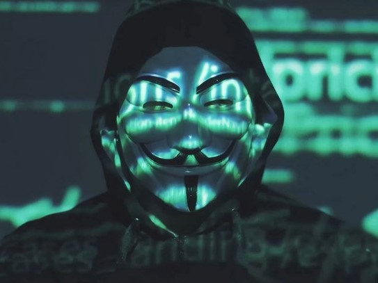Nhóm tin tặc Anonymous tuyên chiến Elon Musk