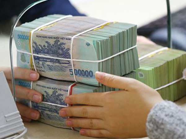 Ngân hàng đồng loat giảm lãi suất cho vay
