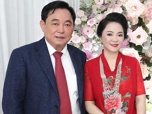 Bà Phương Hằng viết tâm thư gửi ông Dũng 'lò vôi' kỷ niệm 15 năm ngày cưới: 'Nhiều lúc cứ ngỡ em sẽ chết vì sự nhẫn tâm ác độc của rất nhiều con người'