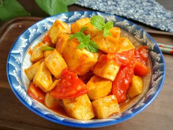 Cặp vợ chồng 82 tuổi vẫn vô cùng khỏe mạnh, minh mẫn: Bí quyết của họ đến từ việc ăn ít cơm, nhưng tăng cường 3 món siêu đơn giản
