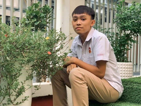 Cuộc sống của Hồ Văn Cường đã thay đổi thế nào từ khi làm con nuôi Phi Nhung, cứ nhìn căn nhà cấp 4 năm xưa là biết!